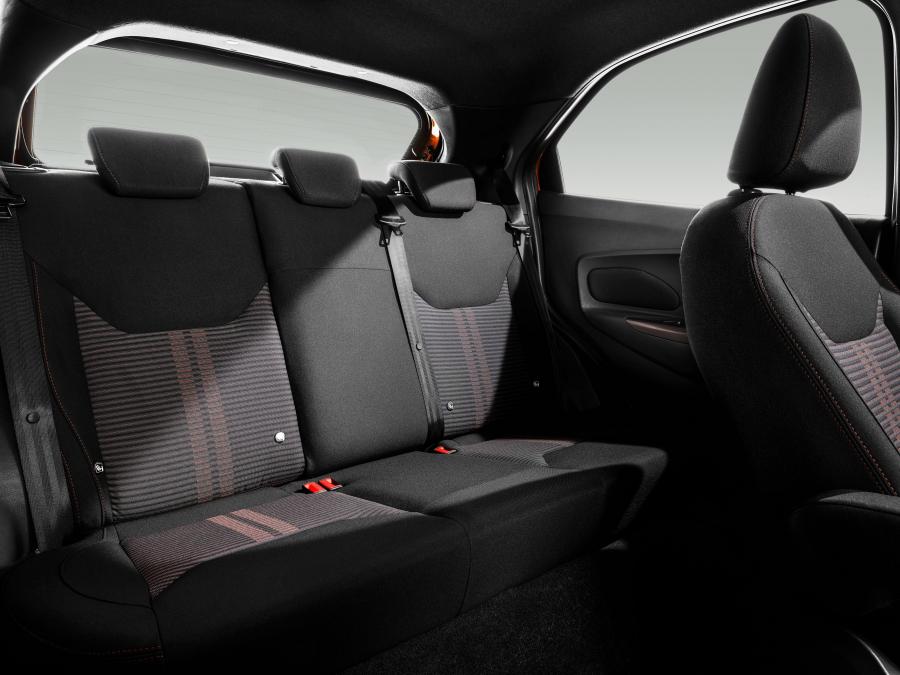Интерьер Ford Ka+ Active 2018 года  (WW) (фото 18 из 19)